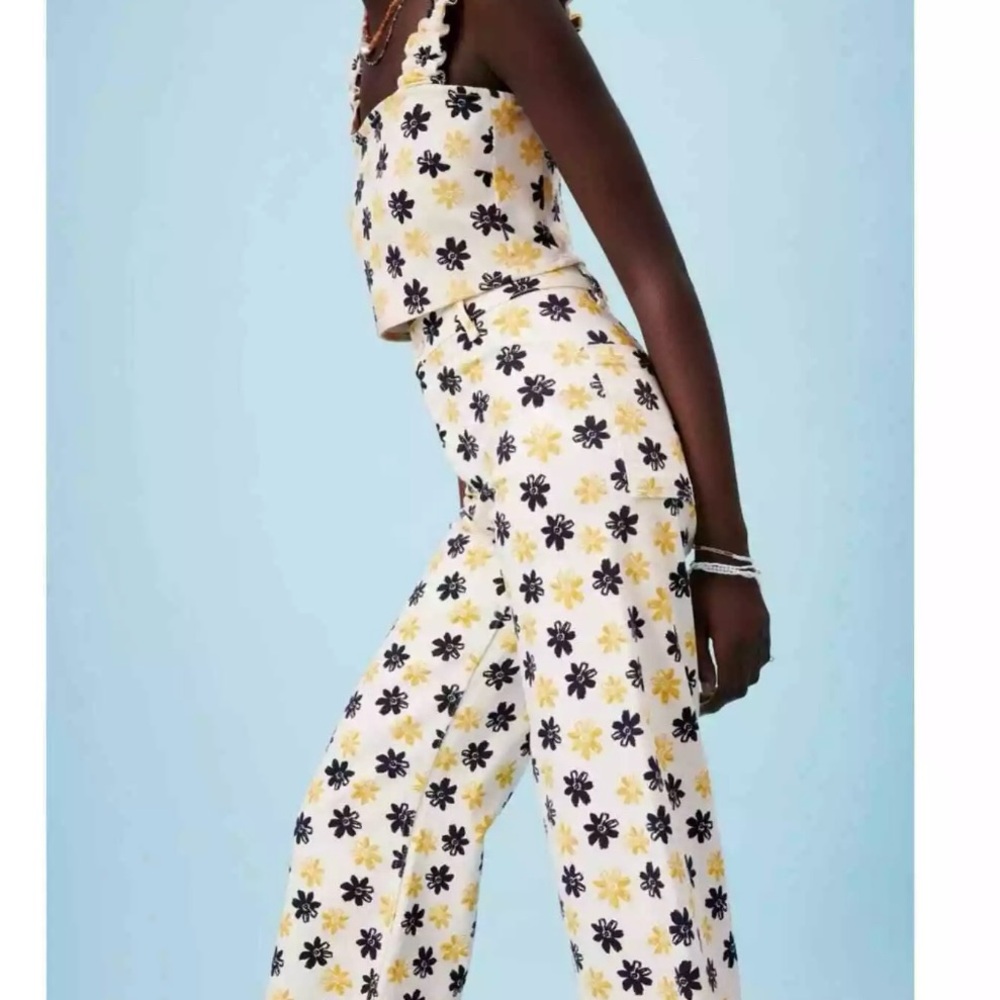 Zara The Marine Straight High Waisted Floral jeans and top (2 pieces)